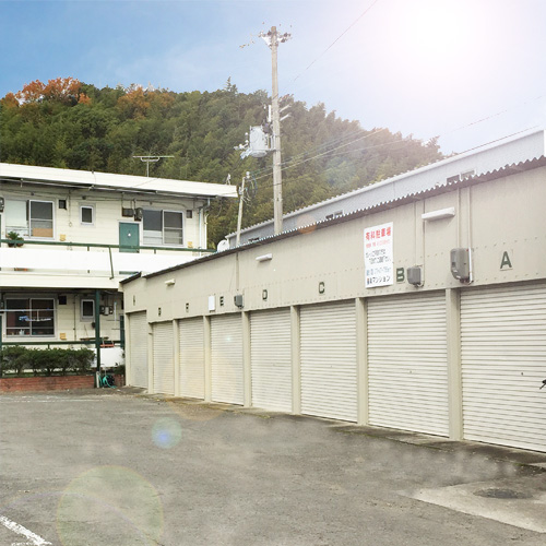 レンタルガレージ